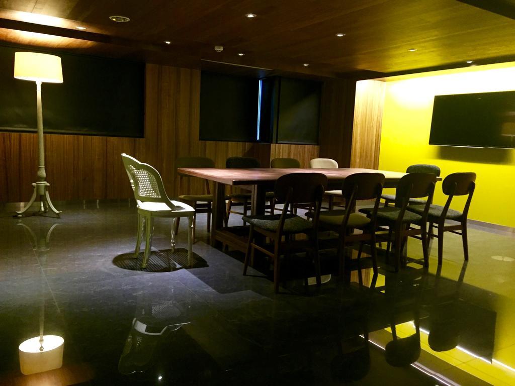 Inhouse Hotel Taichung Exterior foto