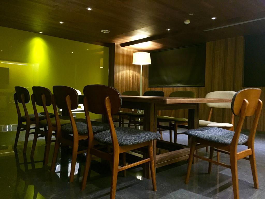 Inhouse Hotel Taichung Exterior foto