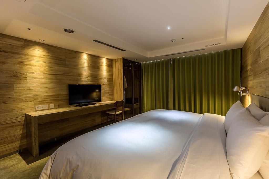Inhouse Hotel Taichung Exterior foto