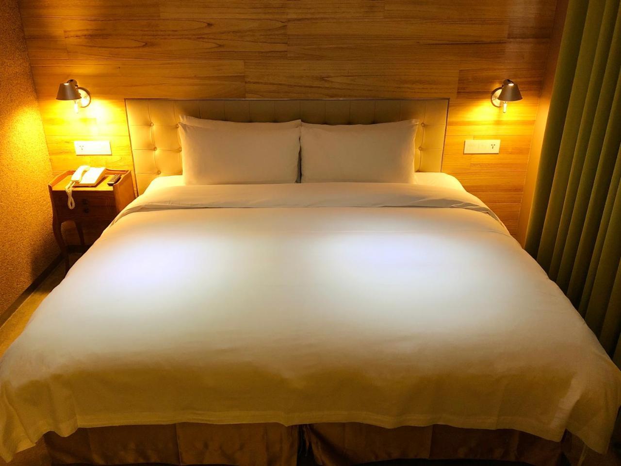 Inhouse Hotel Taichung Exterior foto